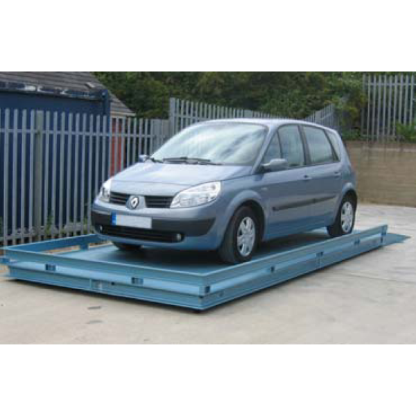 renault getting weighed using weighbridge